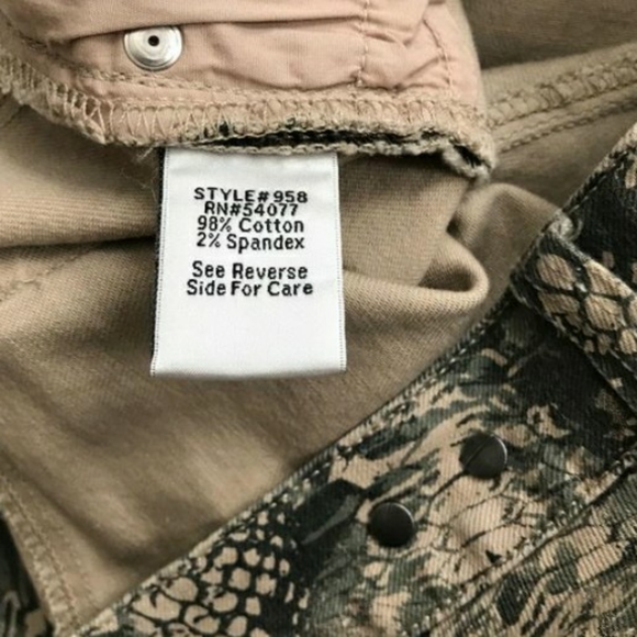 Cabi Diamondback skinny jeans snake print size 6 - Picture 12 of 12